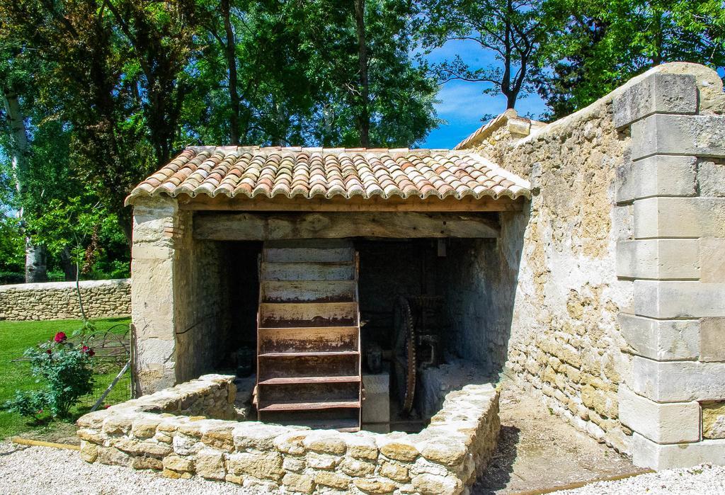 Отель La Moutiere Colonzelle Экстерьер фото